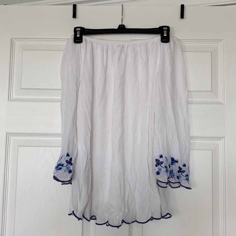 Off the shoulder coverup type top, size XS